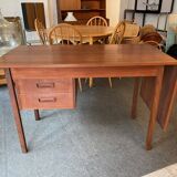 Nielsen Tibergaard desk