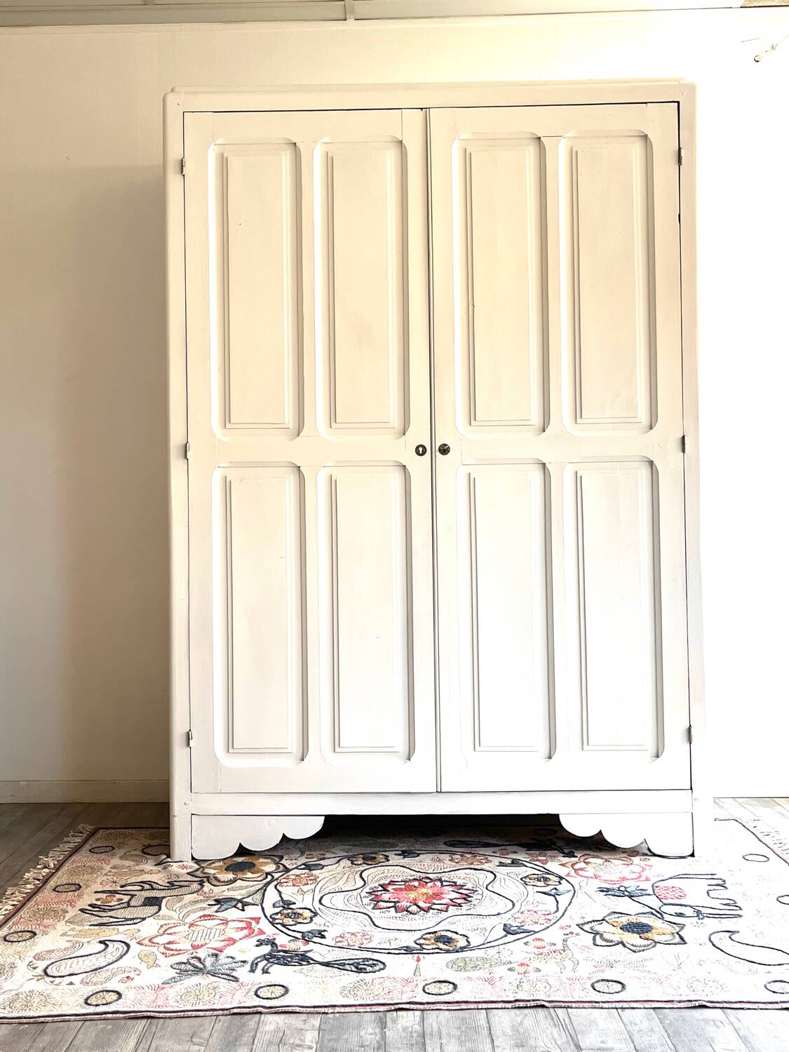 Parisian wardrobe made of solid wood