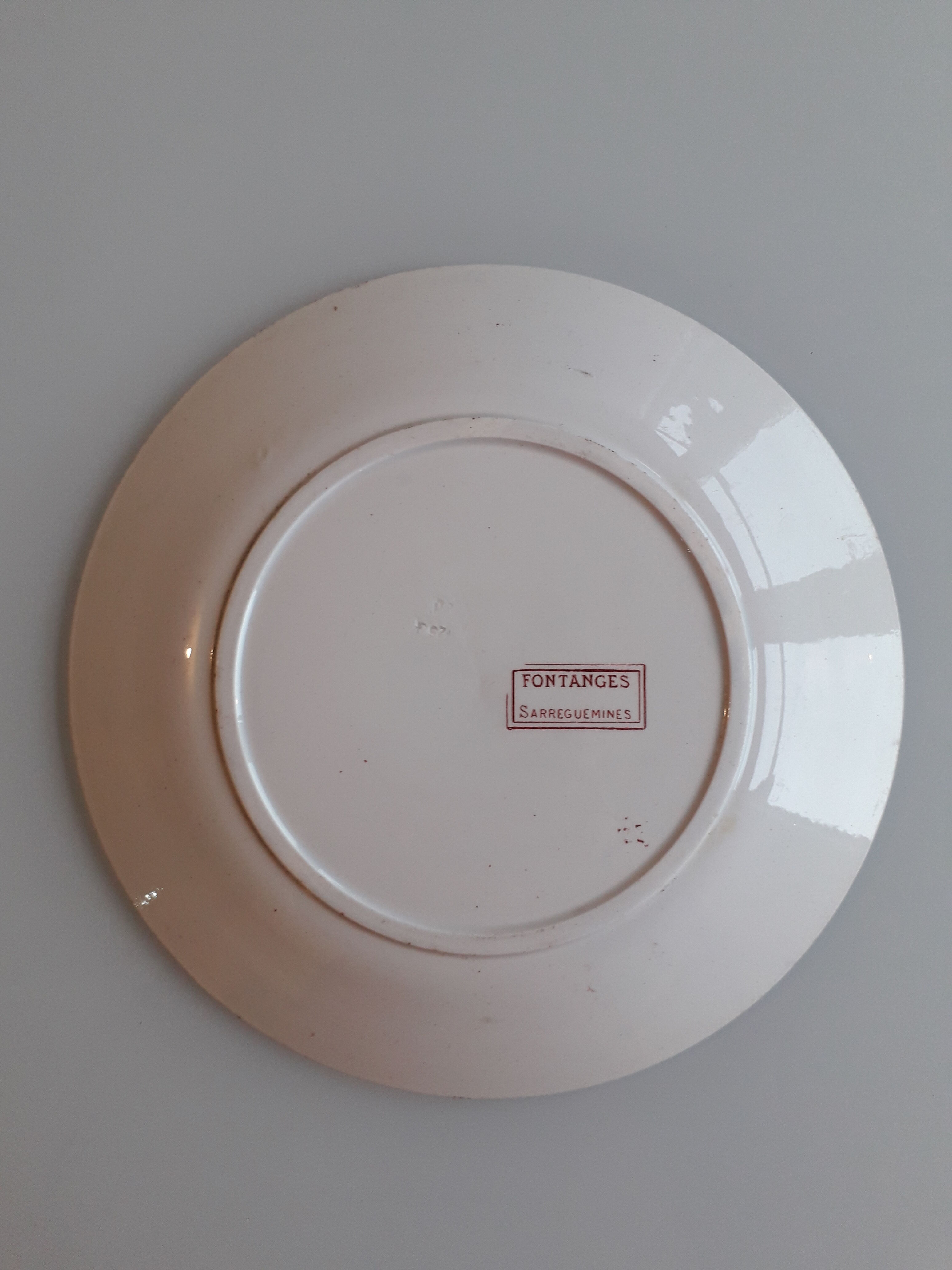 Duo d'assiette en faïence de Sarreguemines modèle fontanges