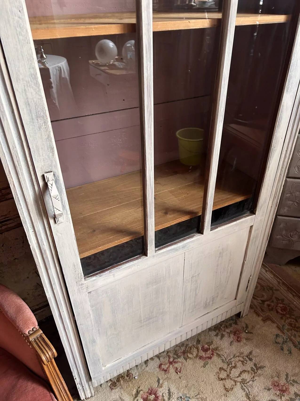 Small Parisian Art Deco glass cabinet with white patina - a timeless classic.