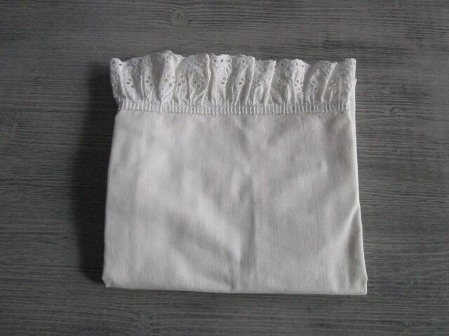 Antique embroidered pillowcase: 70x70cm