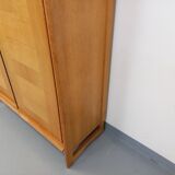 Armoire dressing vintage Guillerme et Chambron en chêne massif années 60