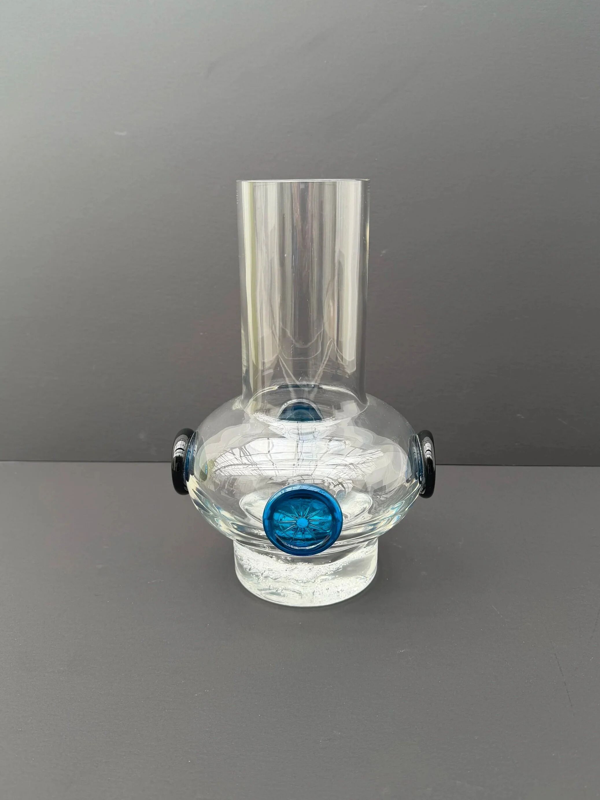 Blown glass vase, 1970