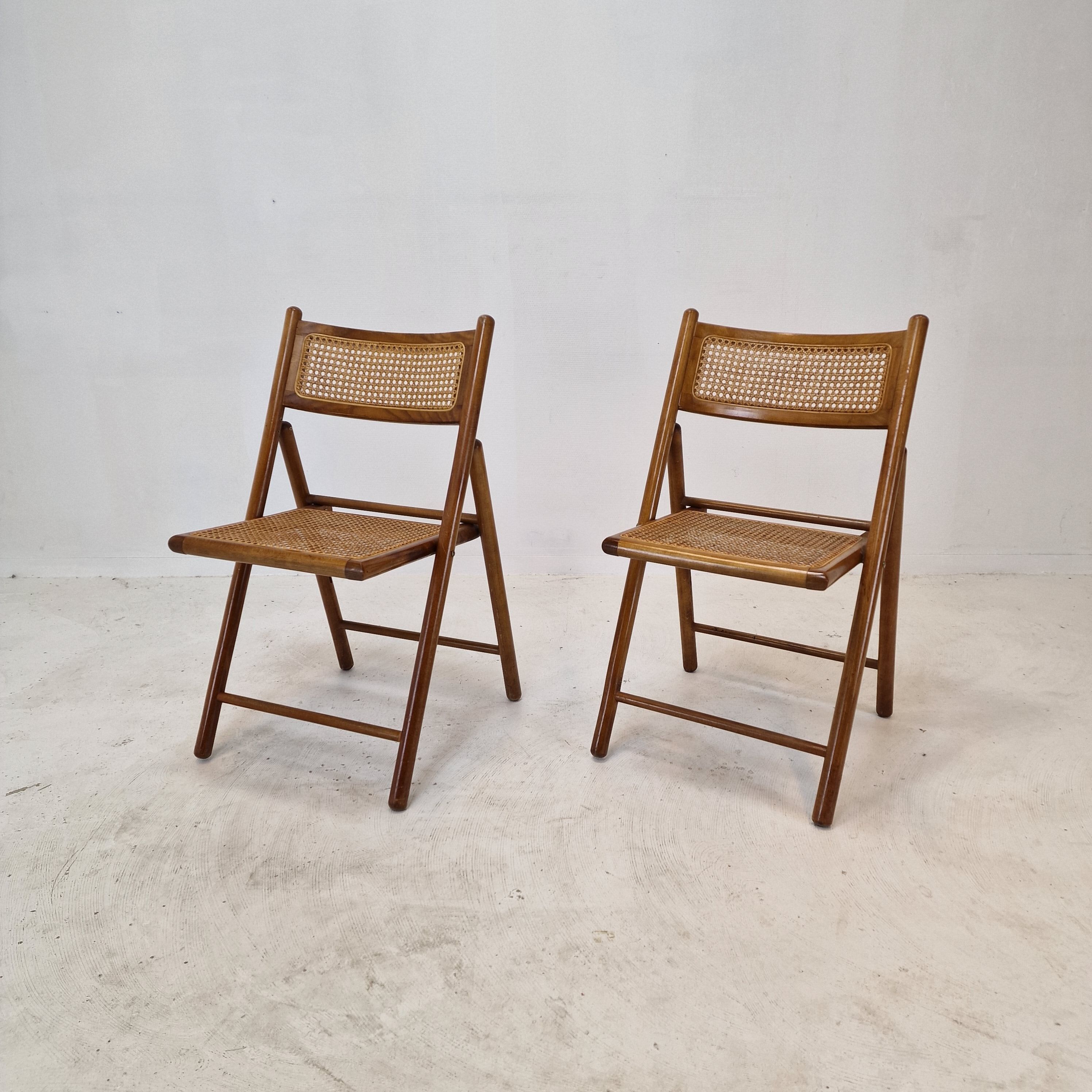 Ensemble de 2 chaises pliantes italiennes en osier, années 1980