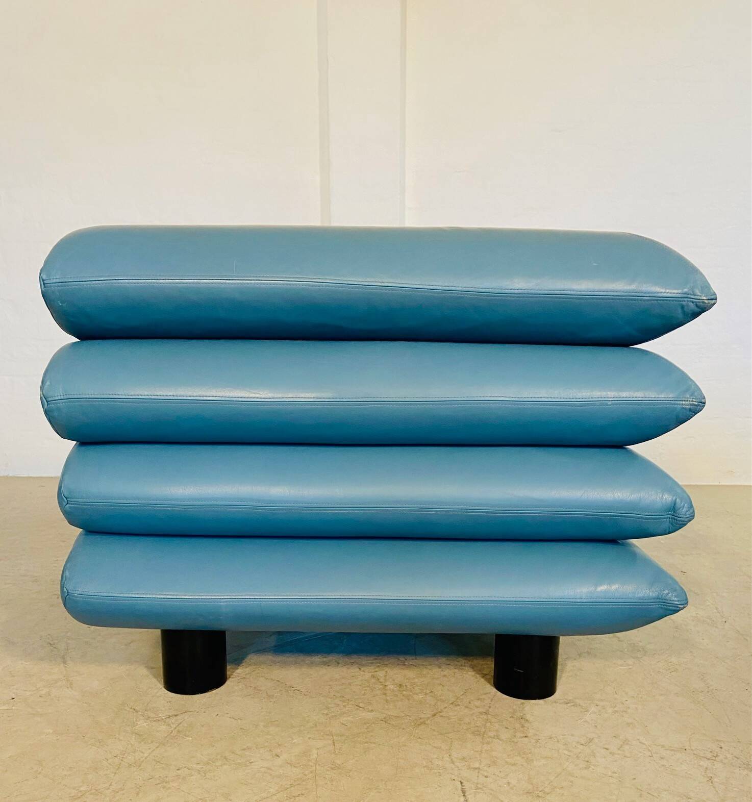 Chaise lounge suédoise vintage rétro en cuir turquoise