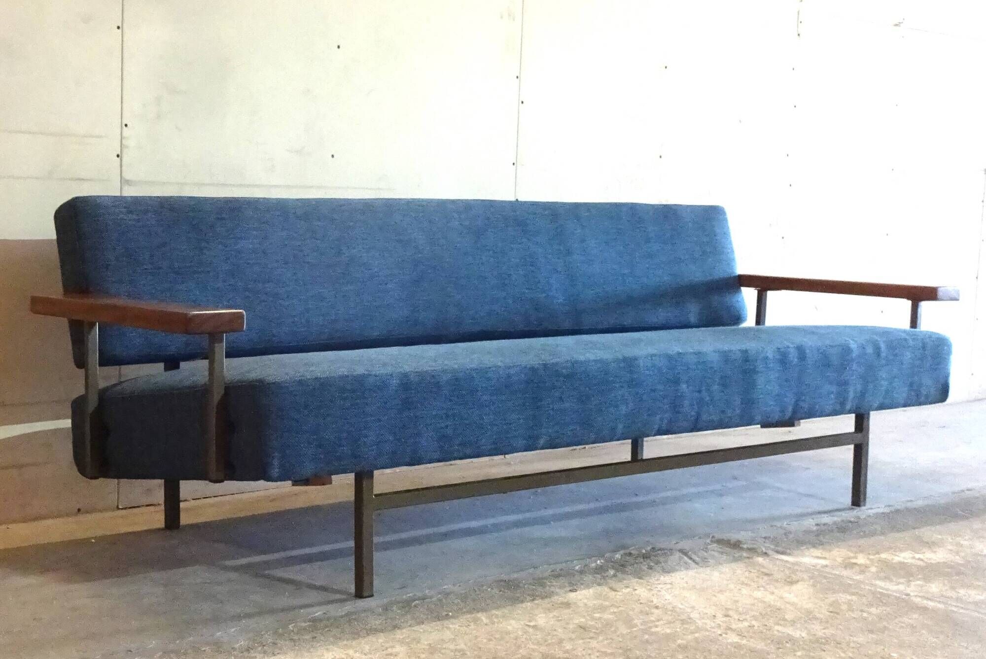 Early Edition Dutch Design 3-Seater Sofa / Daybed Model Lotus by Rob Parry