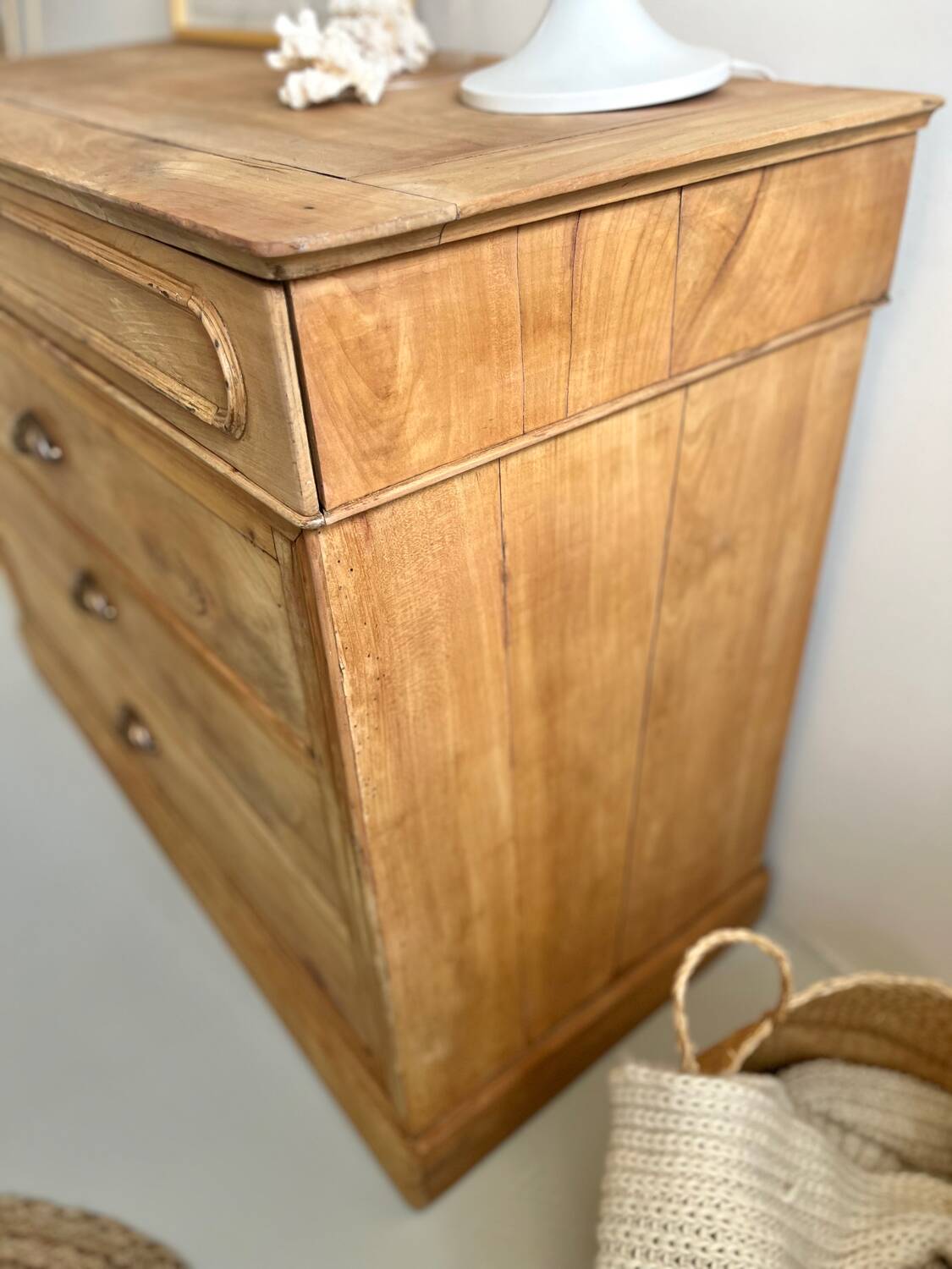 Commode ancienne, meuble de métier en orme massif