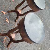 Paire de guéridons / tables de nuit en bois et marbre avec tiroirs