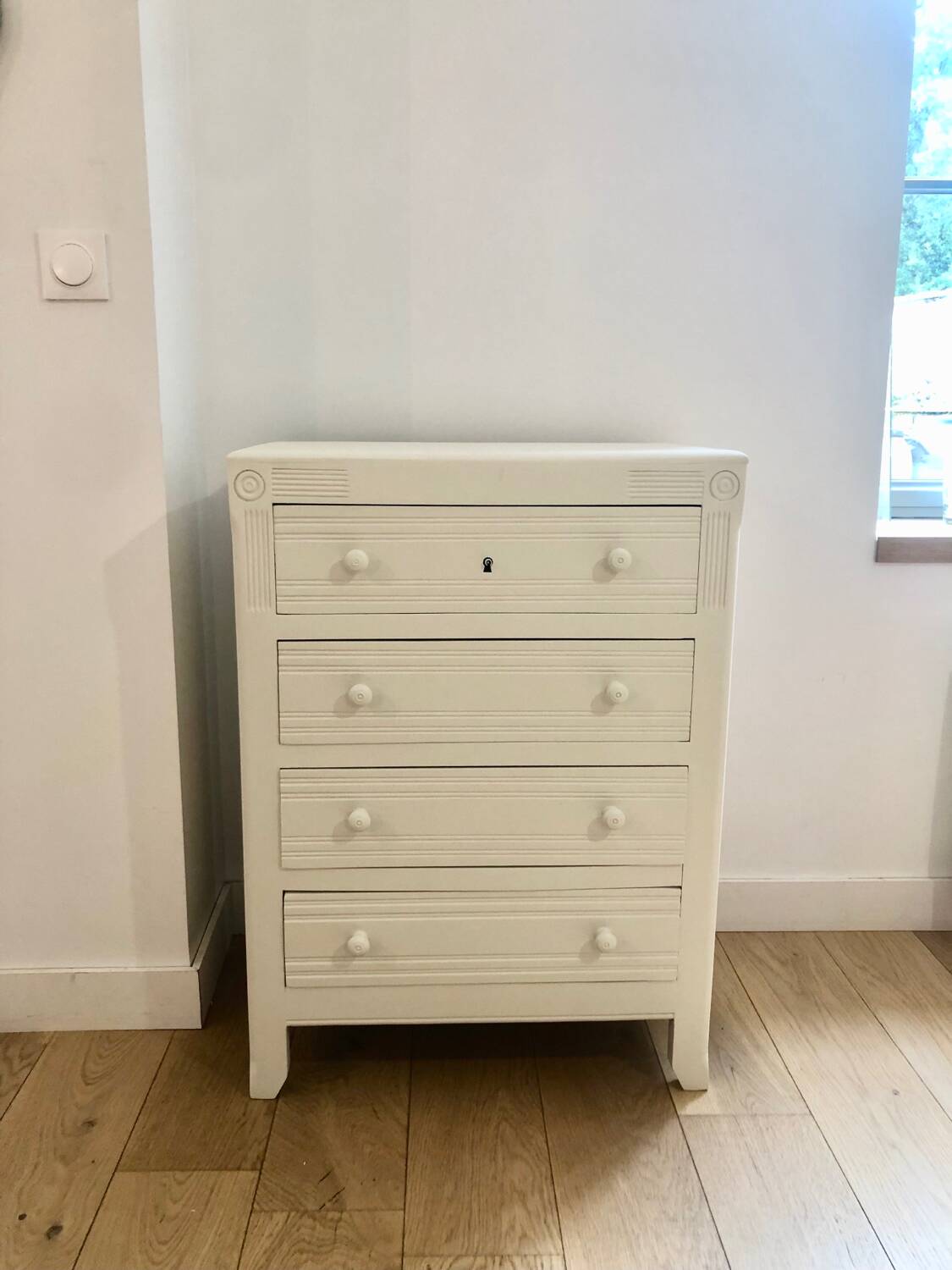 Parisian chest of drawers