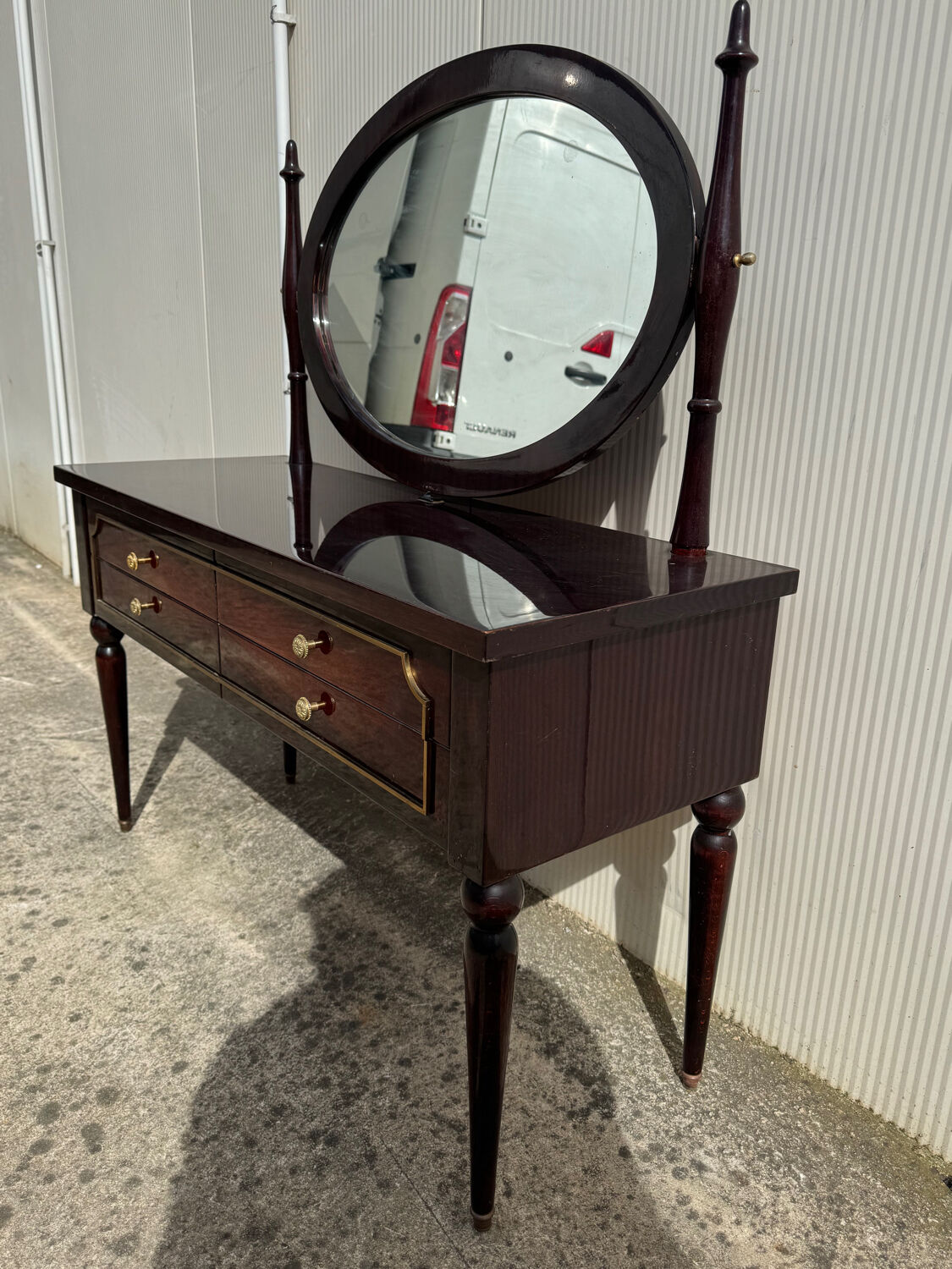 Vintage mahogany dresser