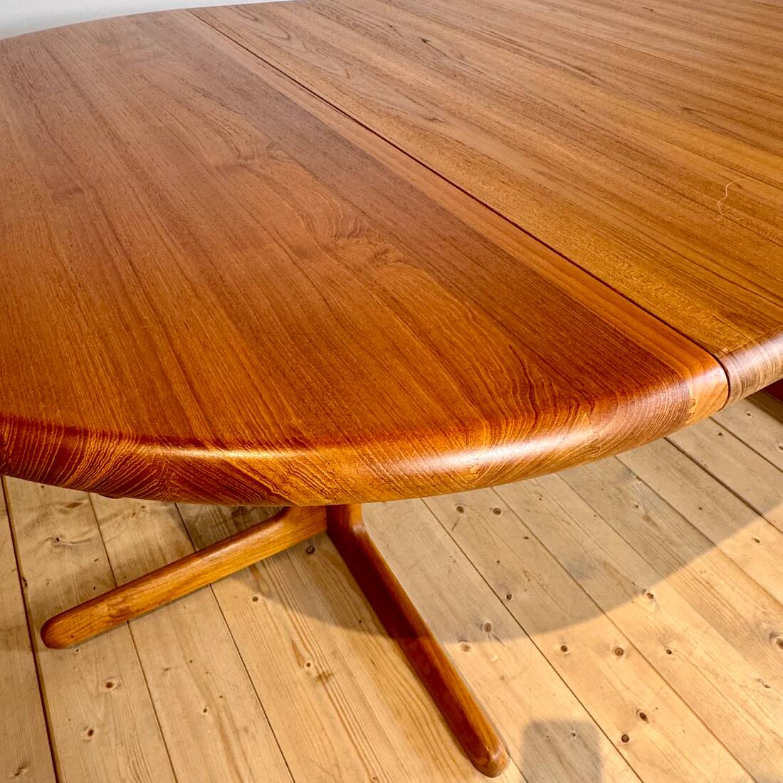 Table à manger ronde extensible en teck, années 1960