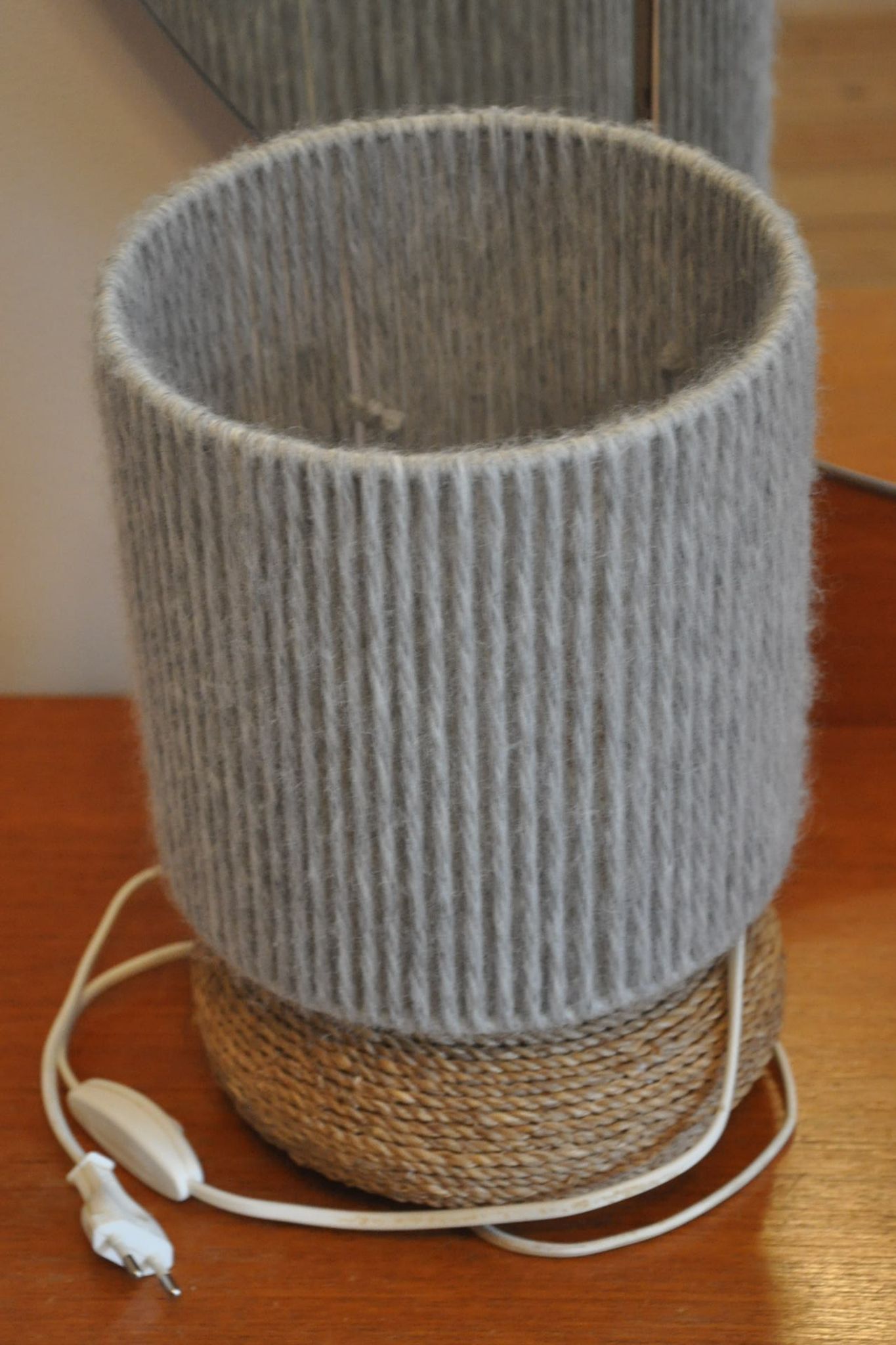 Lampe rafia et laine