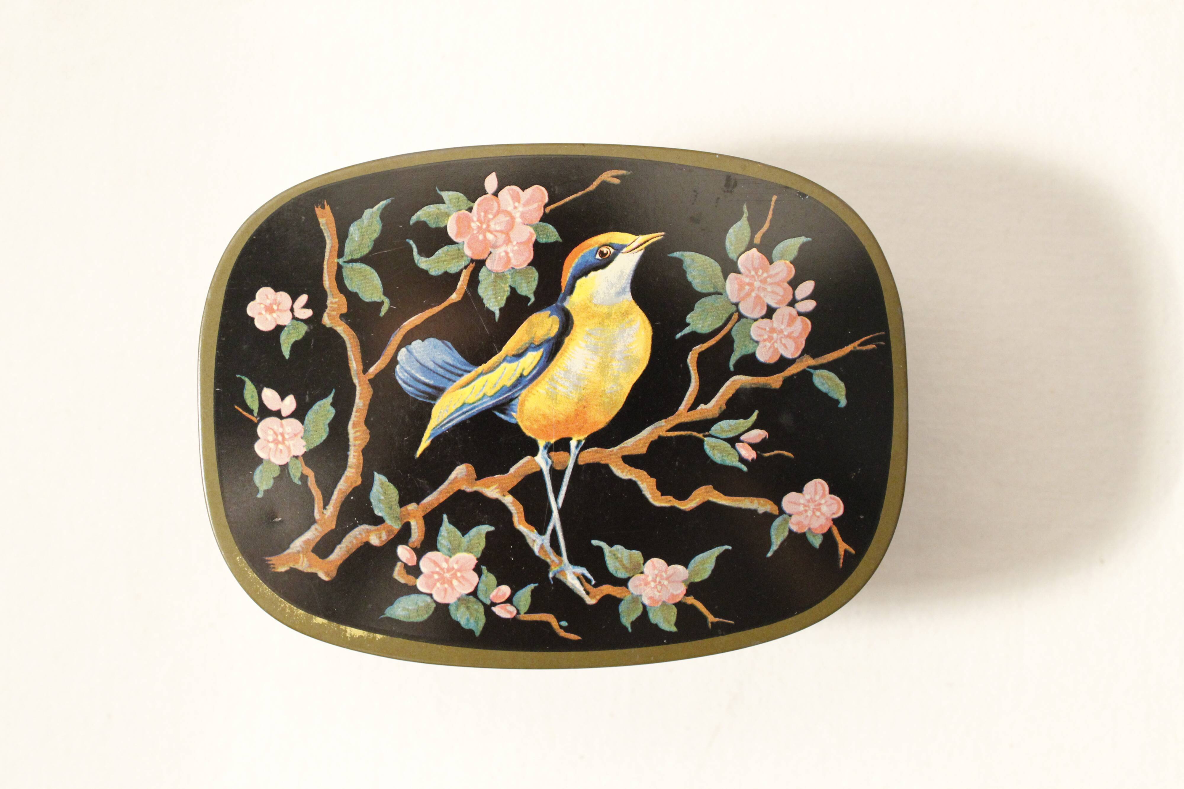 Boîte métallique vintage noire avec décor oiseaux