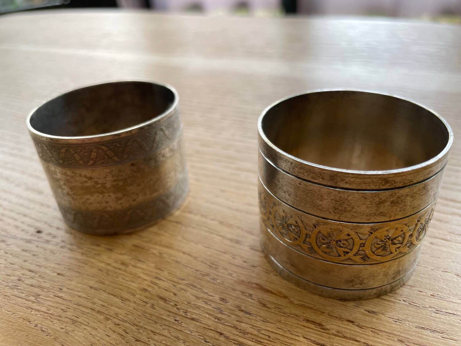 Silver metal napkin rings