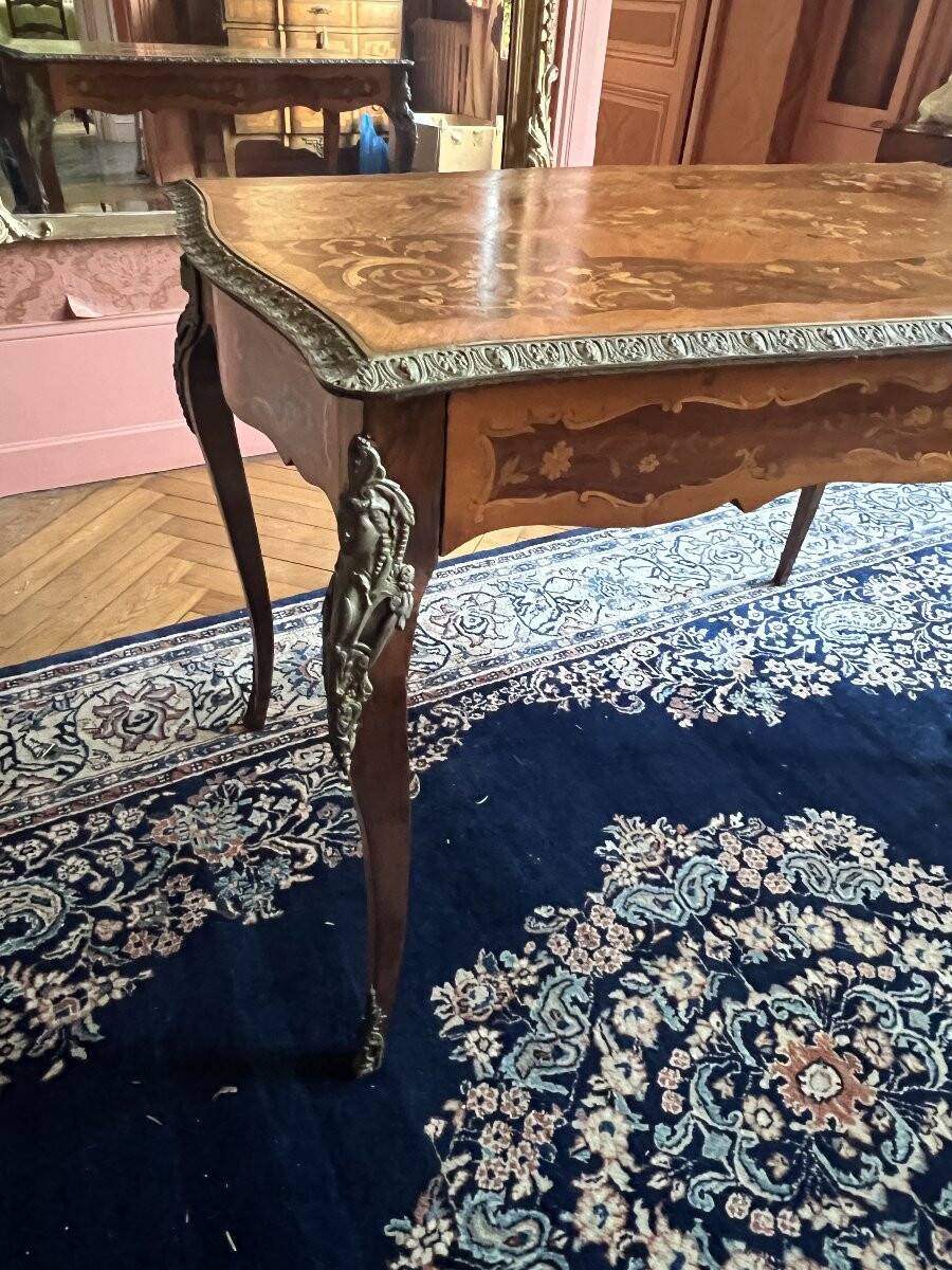 Desk, rosewood marquetry table, bronze ornaments dating from the late 19th century.