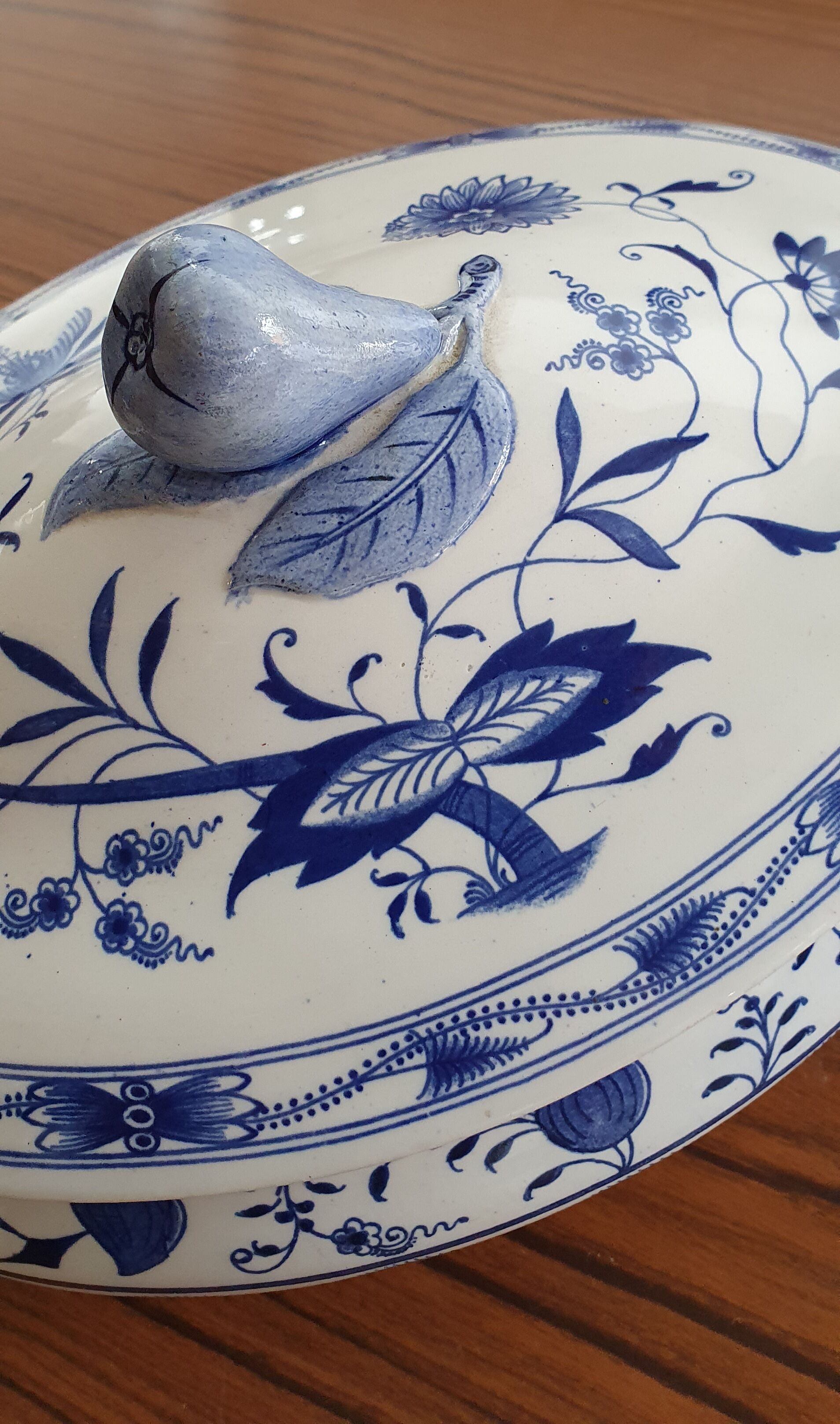 Earthenware soup kitchen