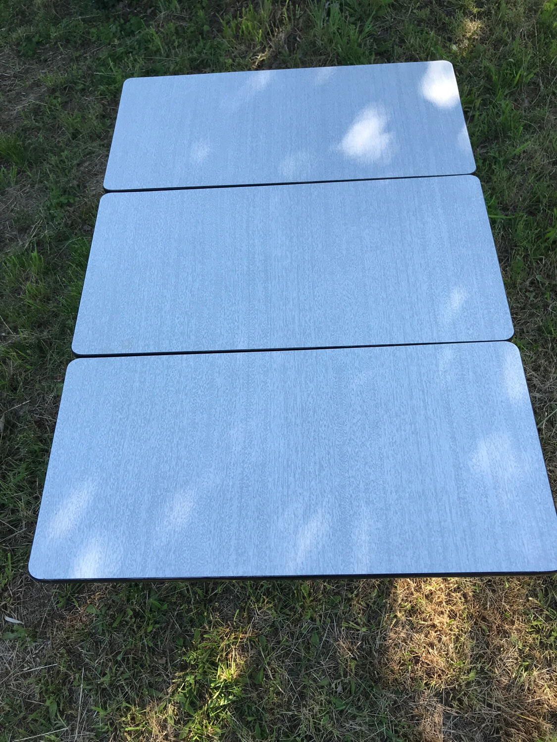 Table formica feet tubes bar