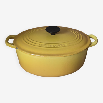 Cocotte ovale jaune Le creuset