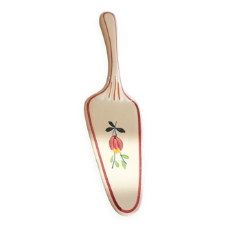 Vintage cake shovel