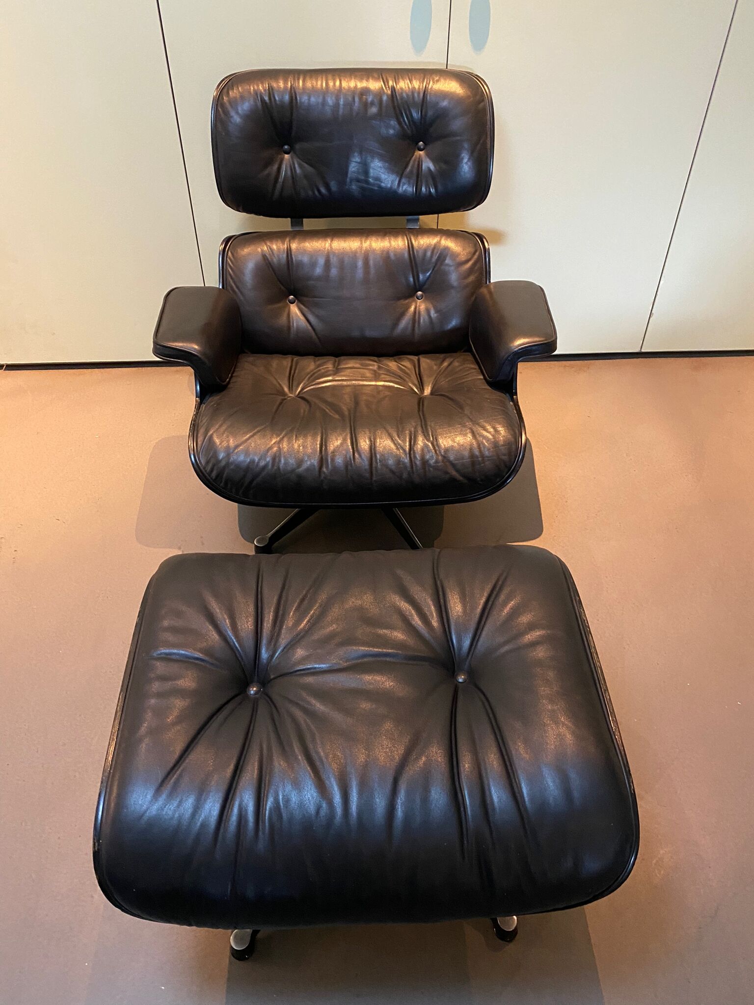 Fauteuil Lounge Chair & Ottoman de Charles Eames