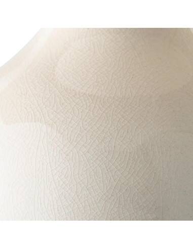 Paire de lampes de table en céramique blanche craquelée et laiton patiné.