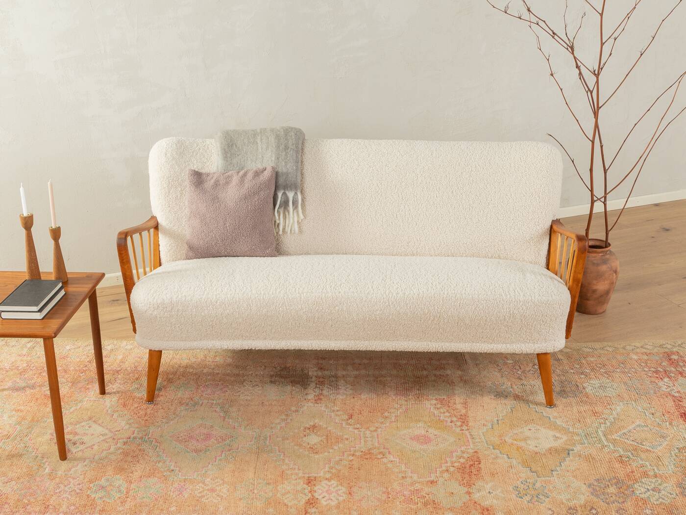 Enchanting cocktail sofa