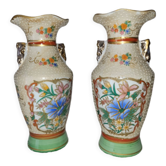 Set of 2 vases