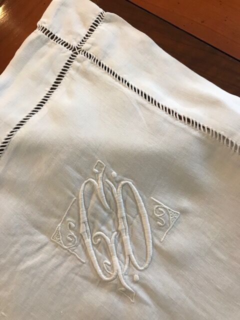 Old-day linen taie monogrammed scale GD