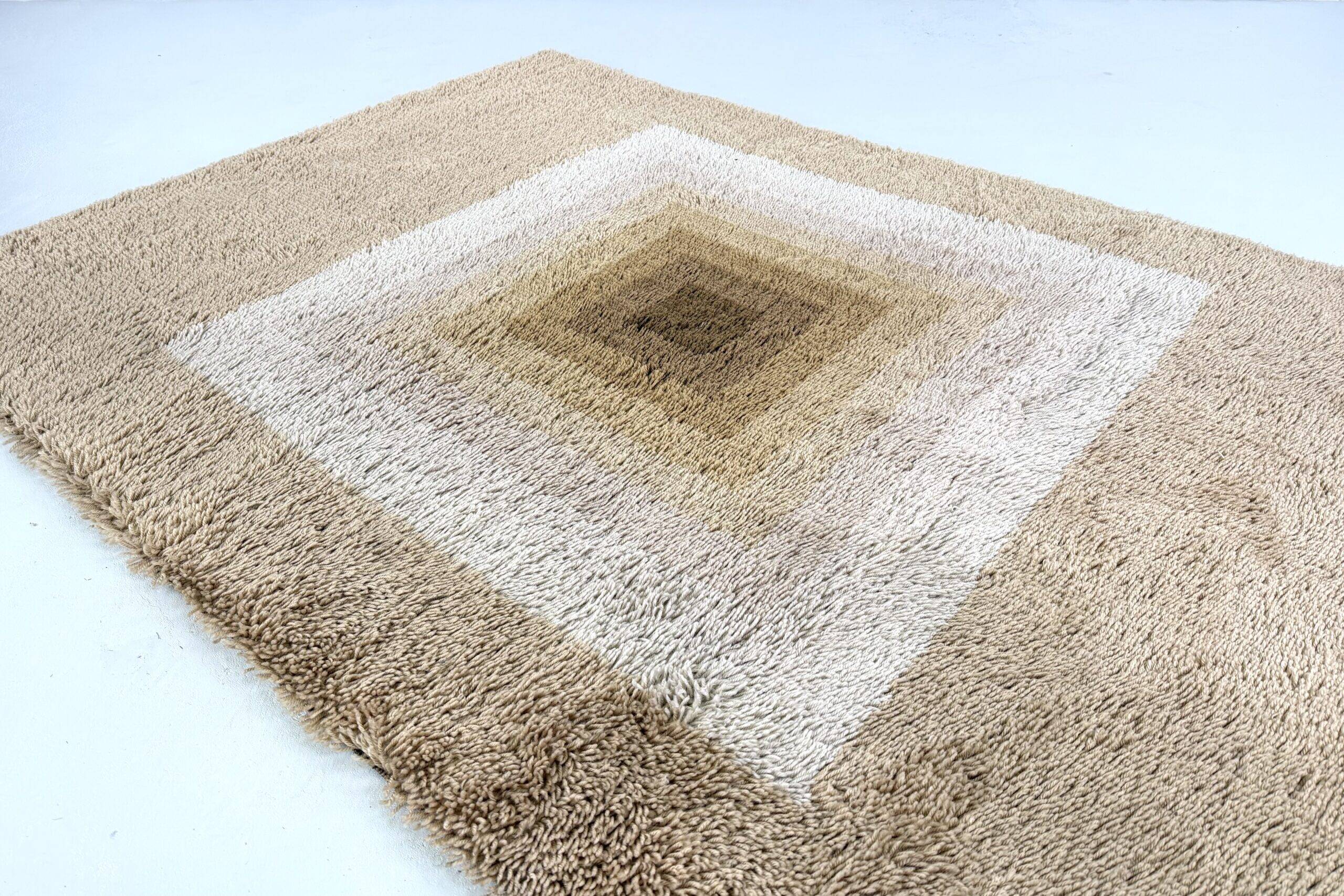 Wool rug attributed to Verner Panton for Tisca – 1970s