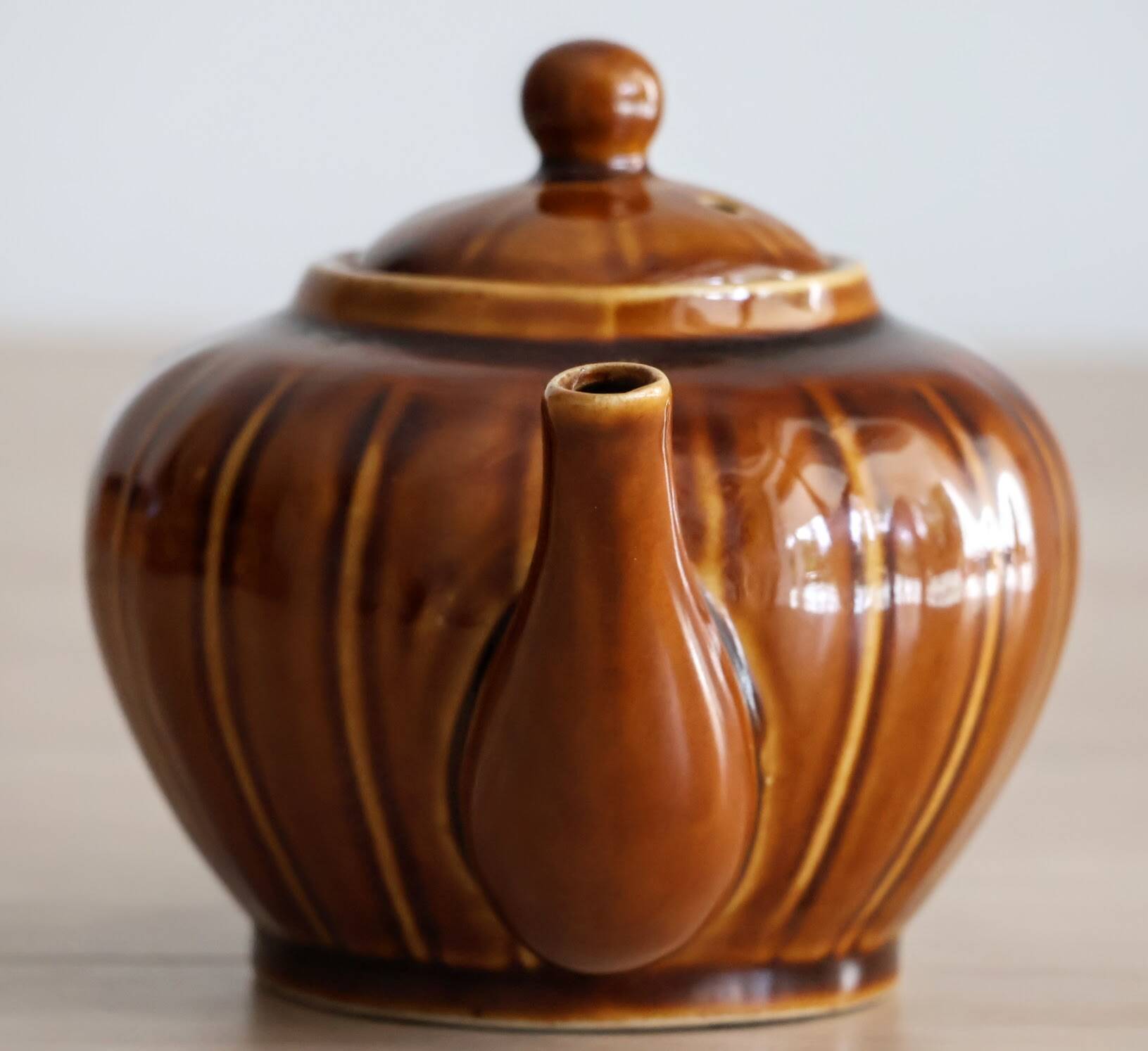 Théière chinoise style citrouille à panneaux marron vintage