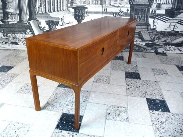 Enfilade en teck d'Aksel Kjersgaard, Danemark, années 1960.