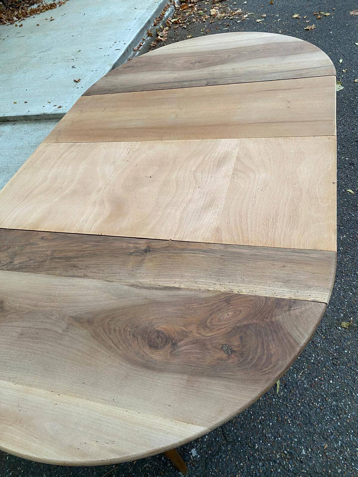 Table à manger ronde pied central extensible en chêne massif du 18ème 210