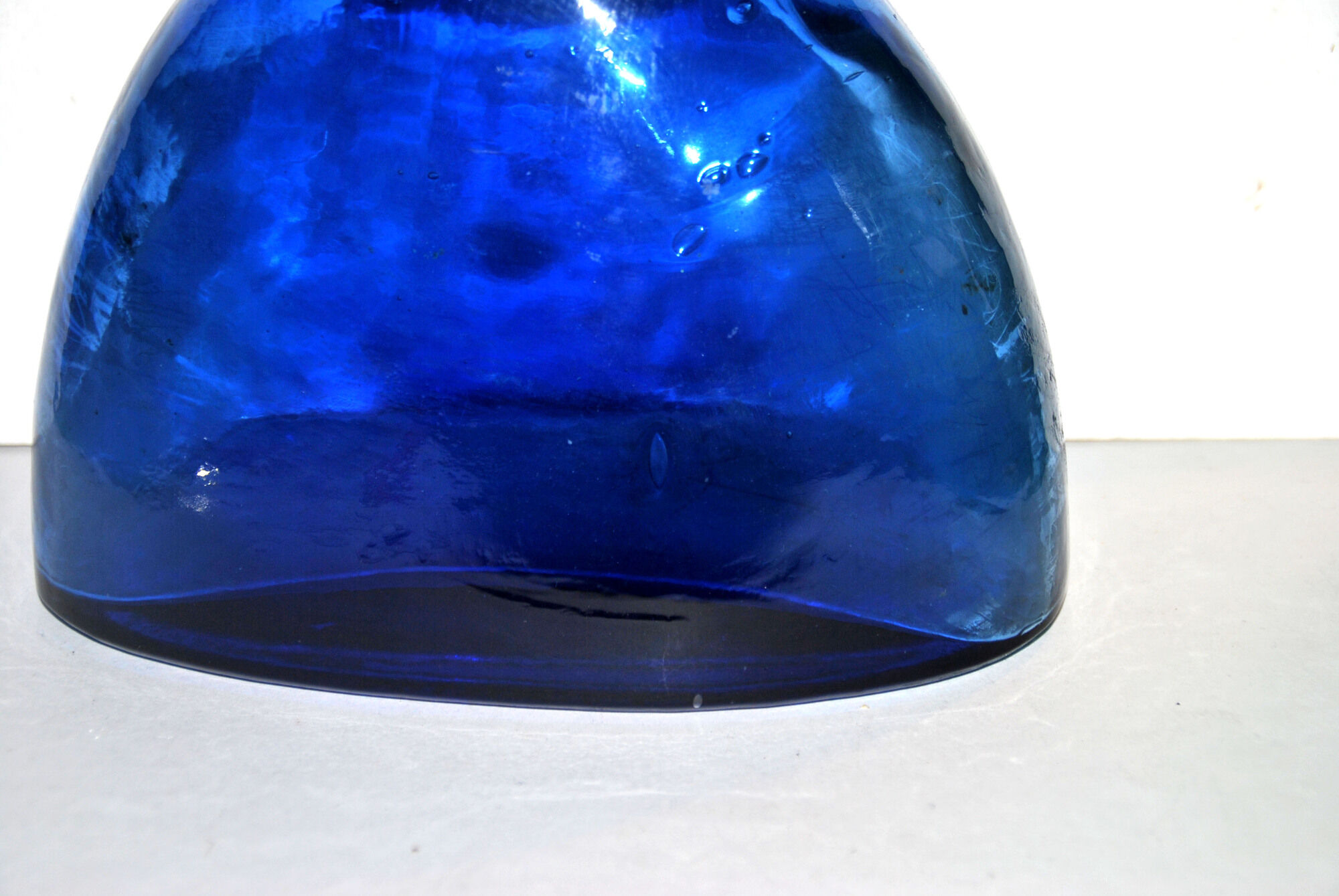 Vintage vase in cobalt blue blown glass 20 x 22 cm