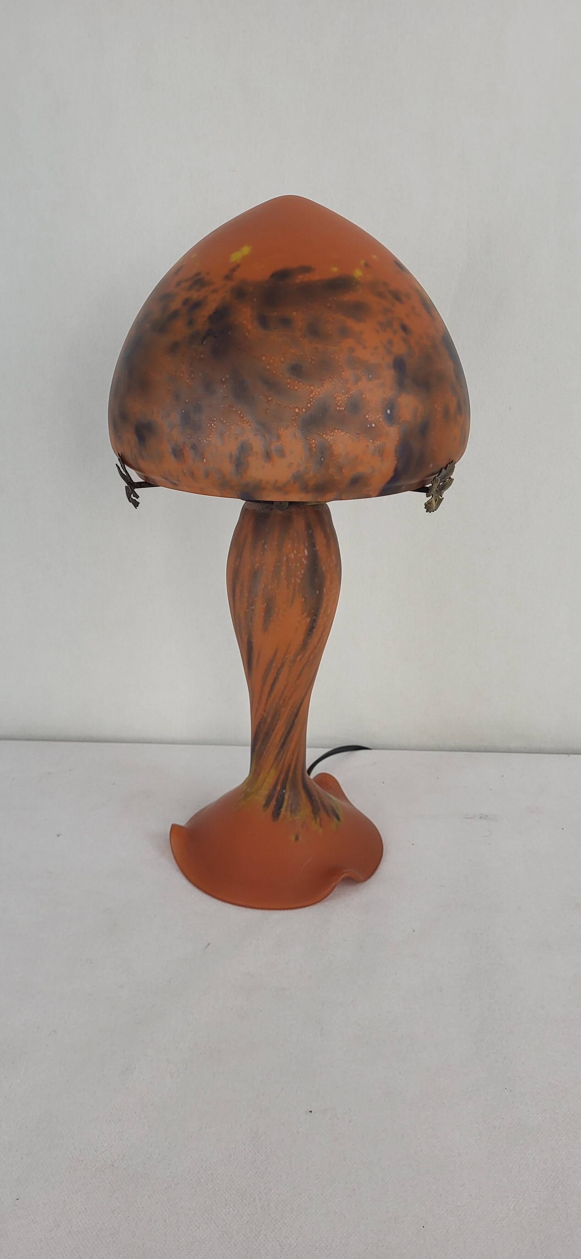 Glass paste lamp