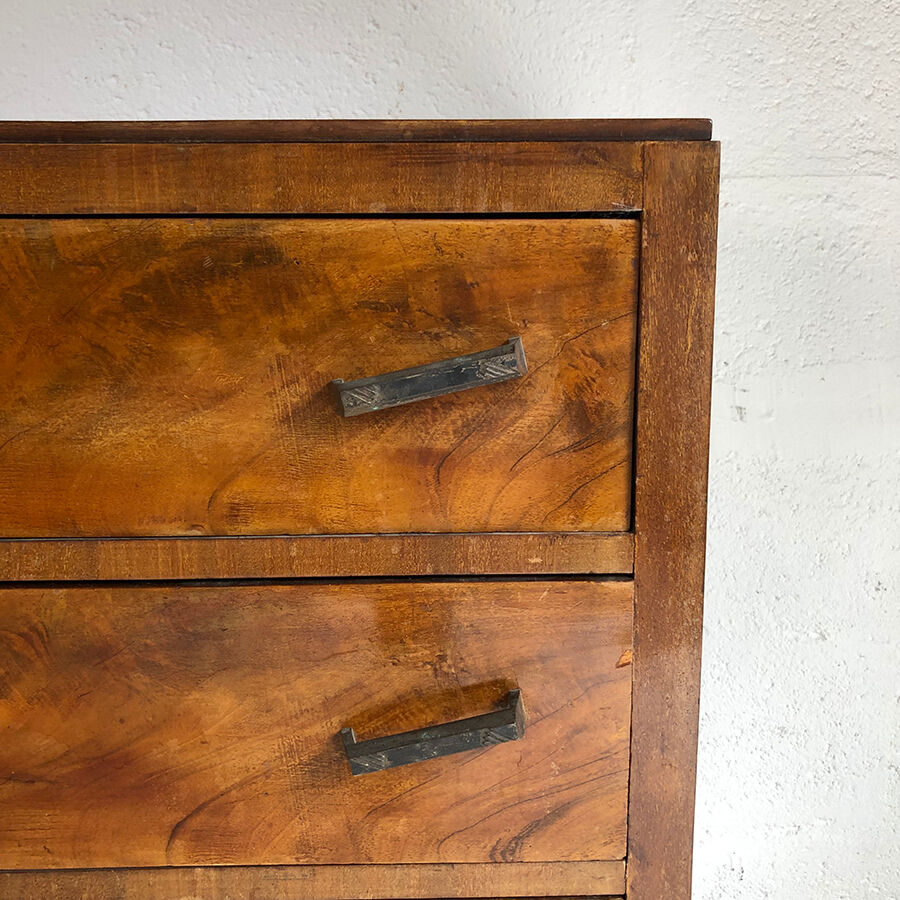 30's Art Deco chats of drawers