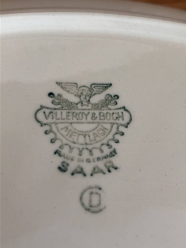 Service 53 pièces assiettes et plats Villeroy & Boch écru et doré modèle Saar