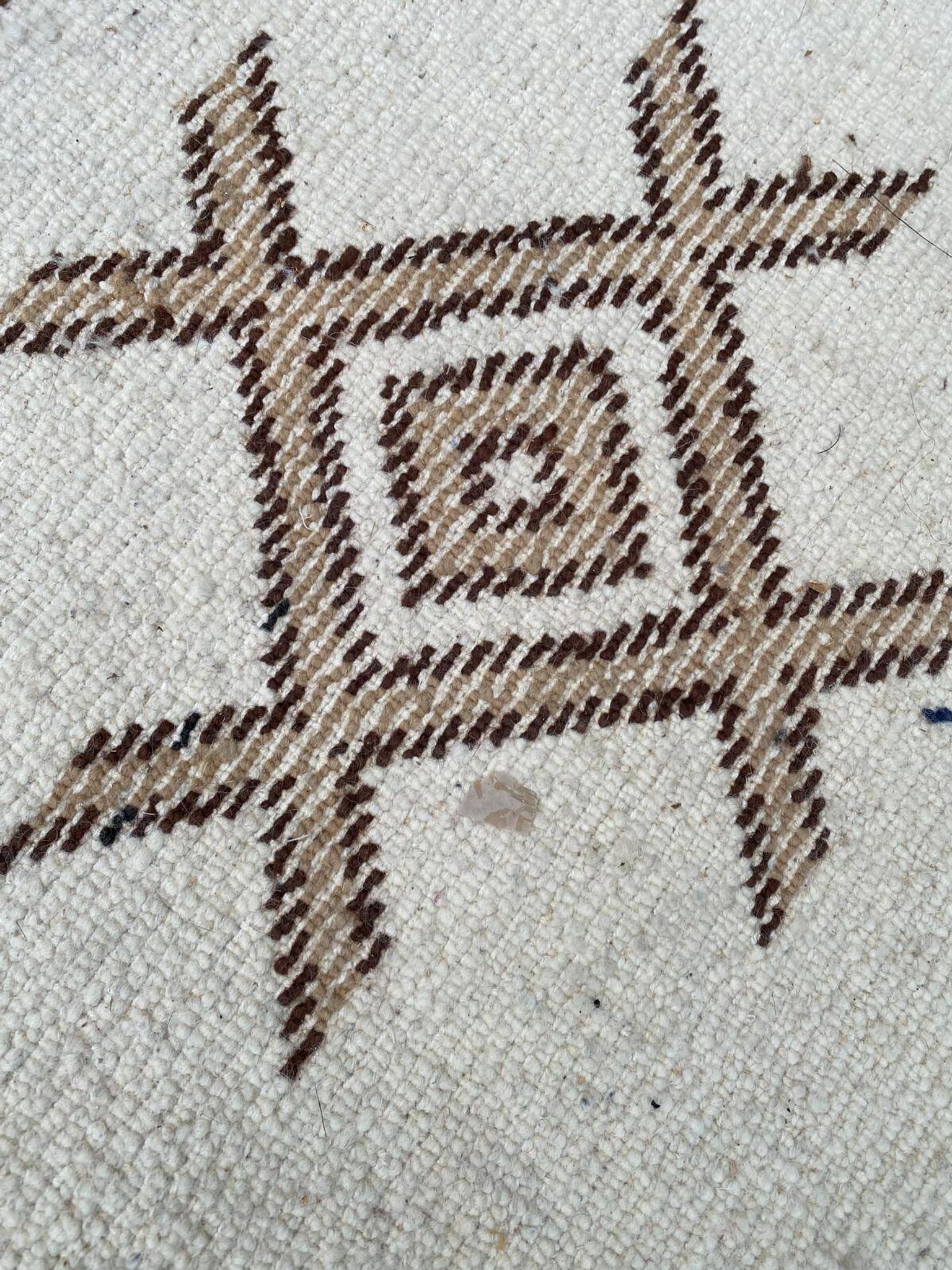 Handmade knotted Berber Moroccan wool rug 170x225cm
