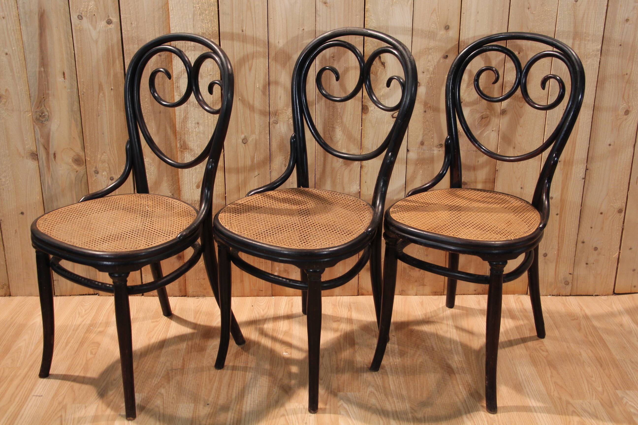 Series 6 Thonet chairs model no. 2