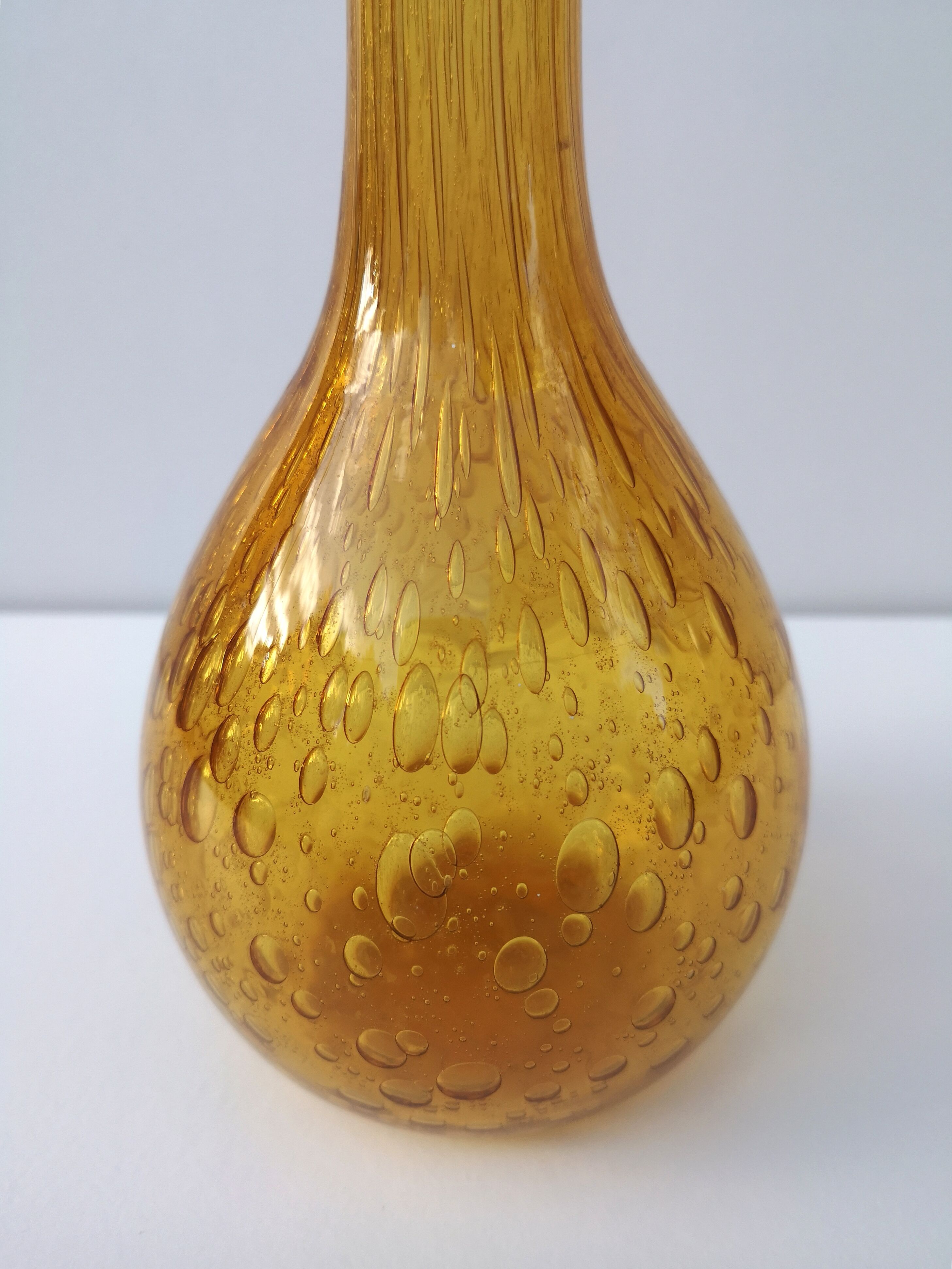 Soliflore in bubbled glass