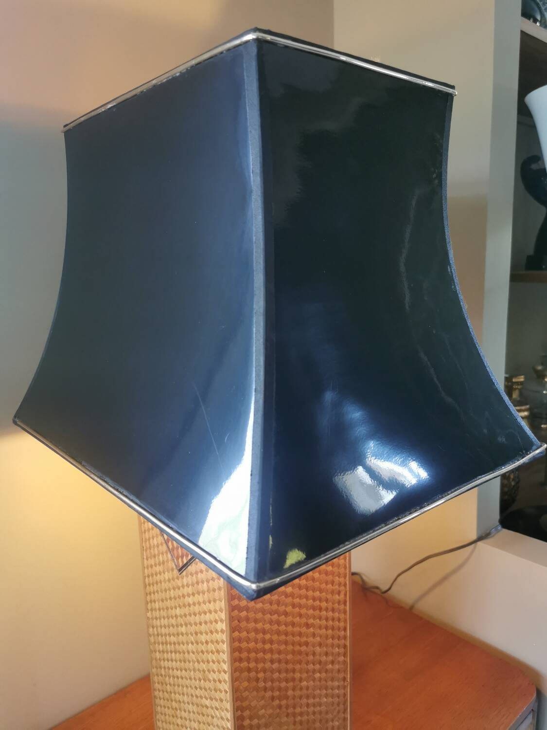 Vintage straw marquetry lamp