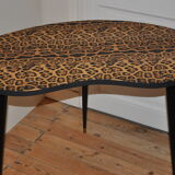 Table tripod shape vintage bean