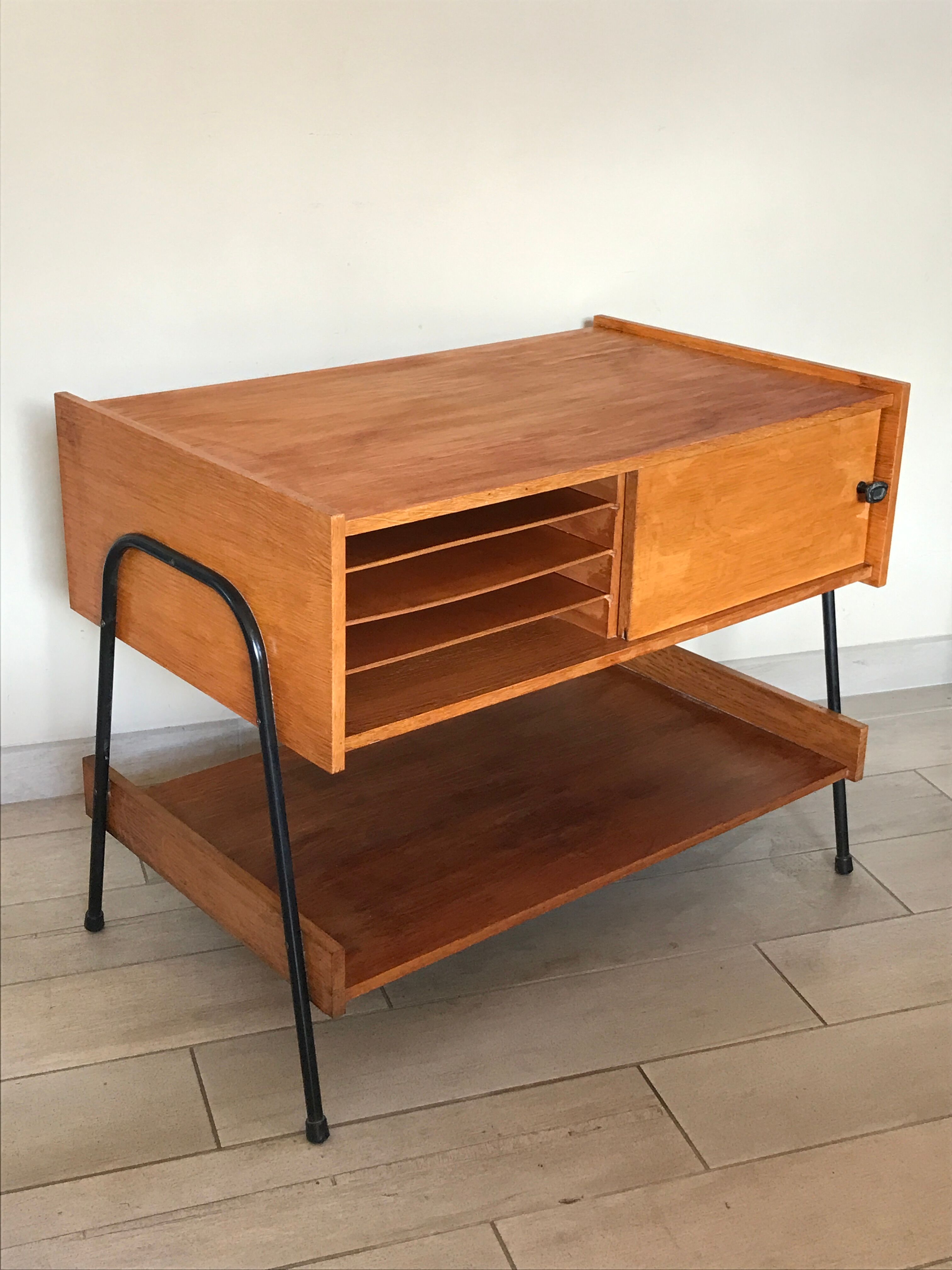 Meuble pied métal design vintage années 60