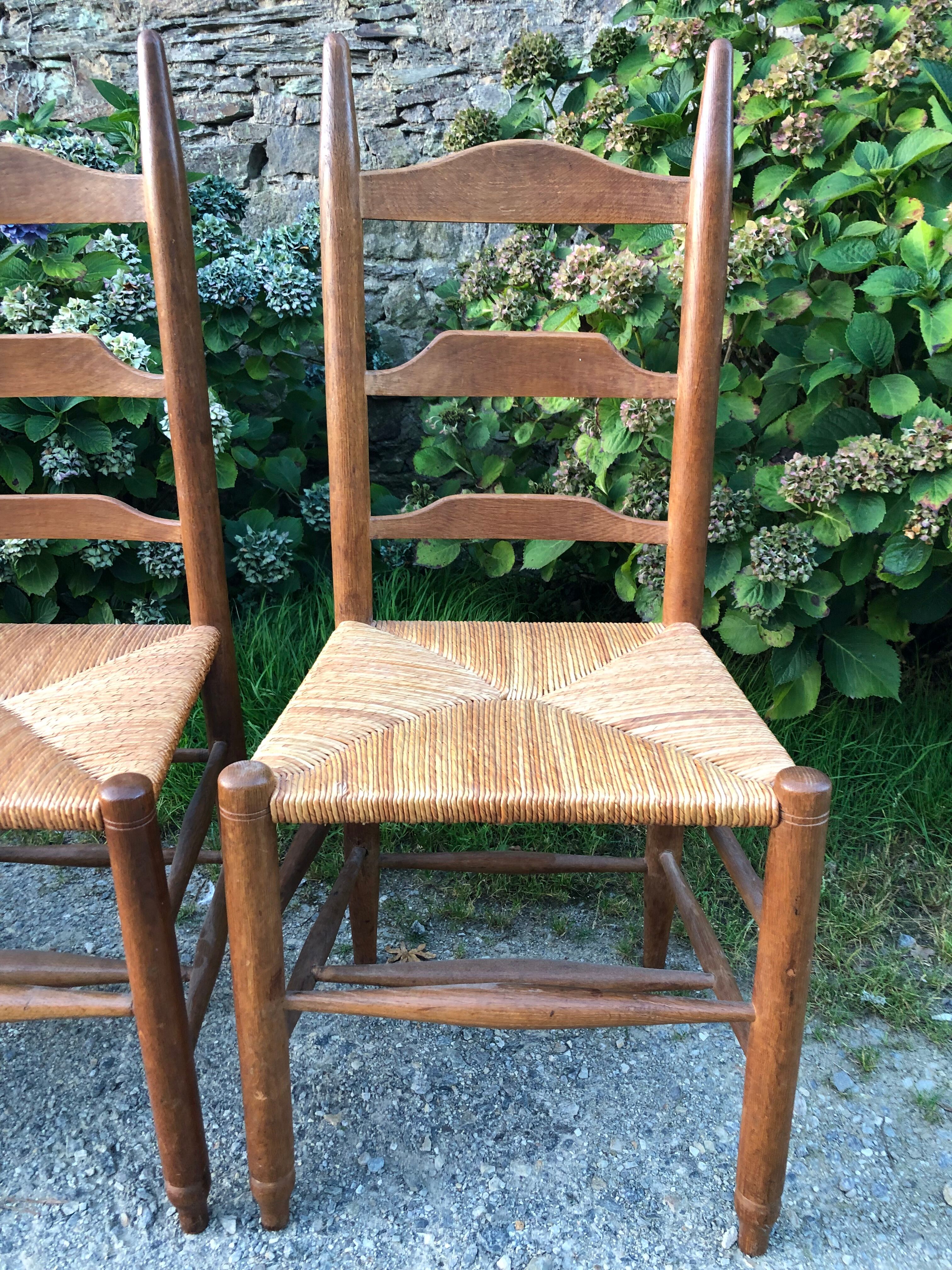4 oak mulched chairs