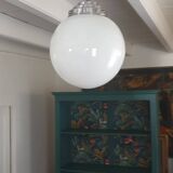 Opaline globe suspension