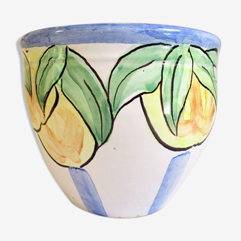 Ceramic pot cover with fruit