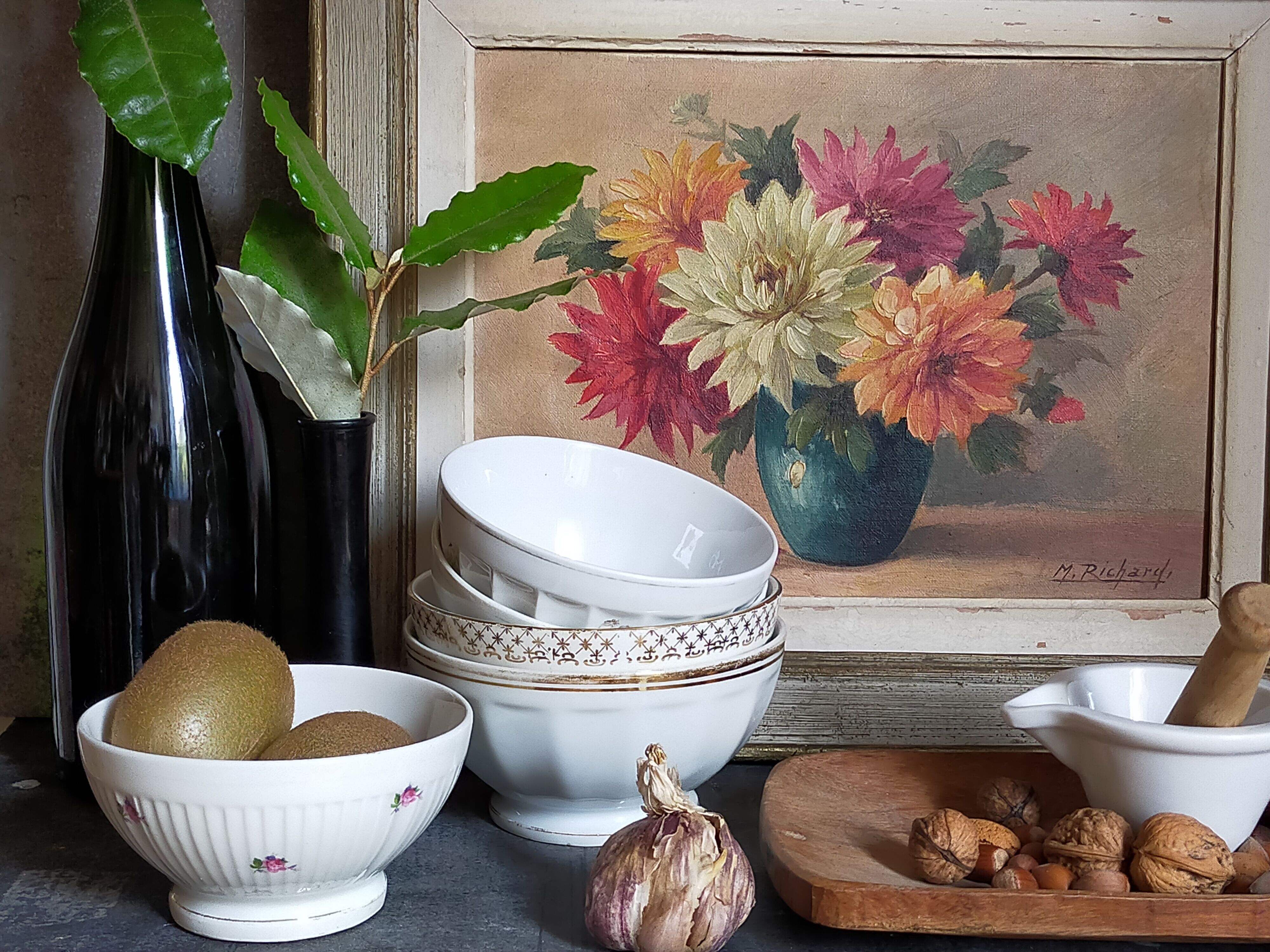 Five matching antique porcelain and earthenware bowls
