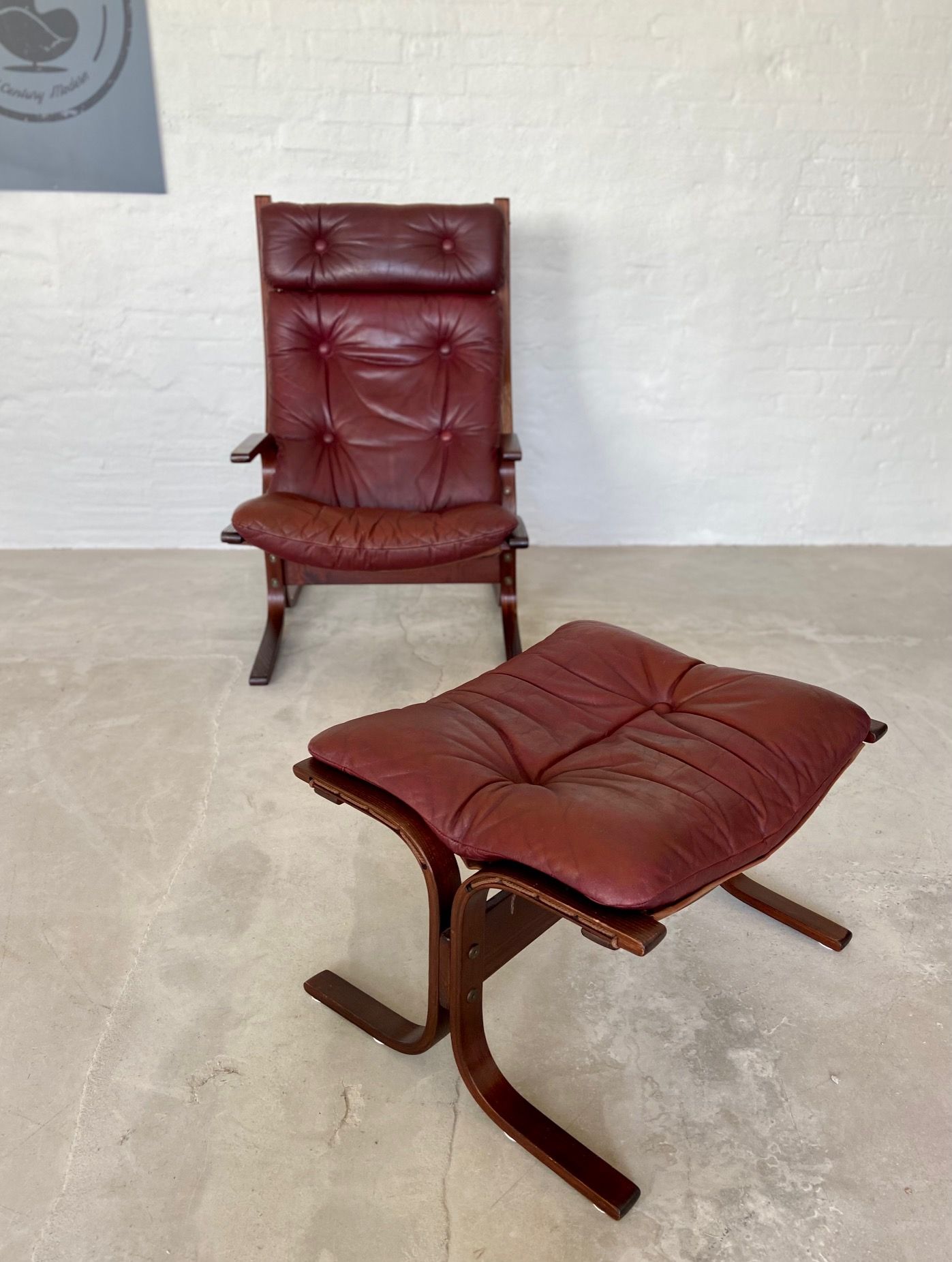 Vintage norwegian leather Siesta chair & ottoman by Ingmar Relling