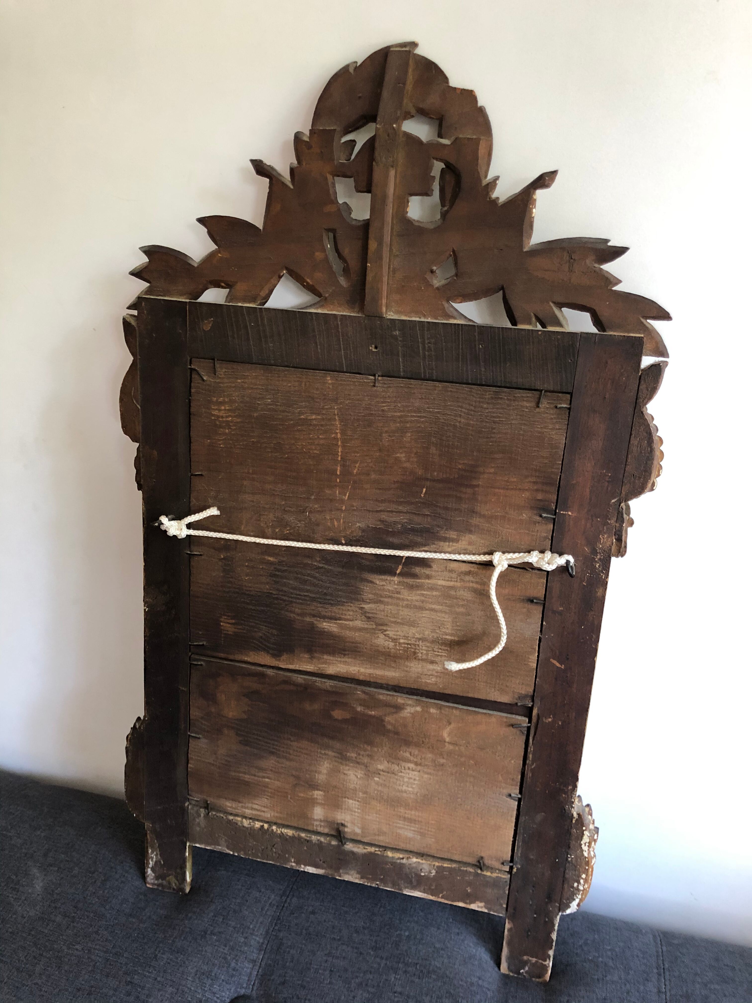 Gilded wooden pediment mirror