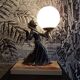 Lampe art déco femme au ballon