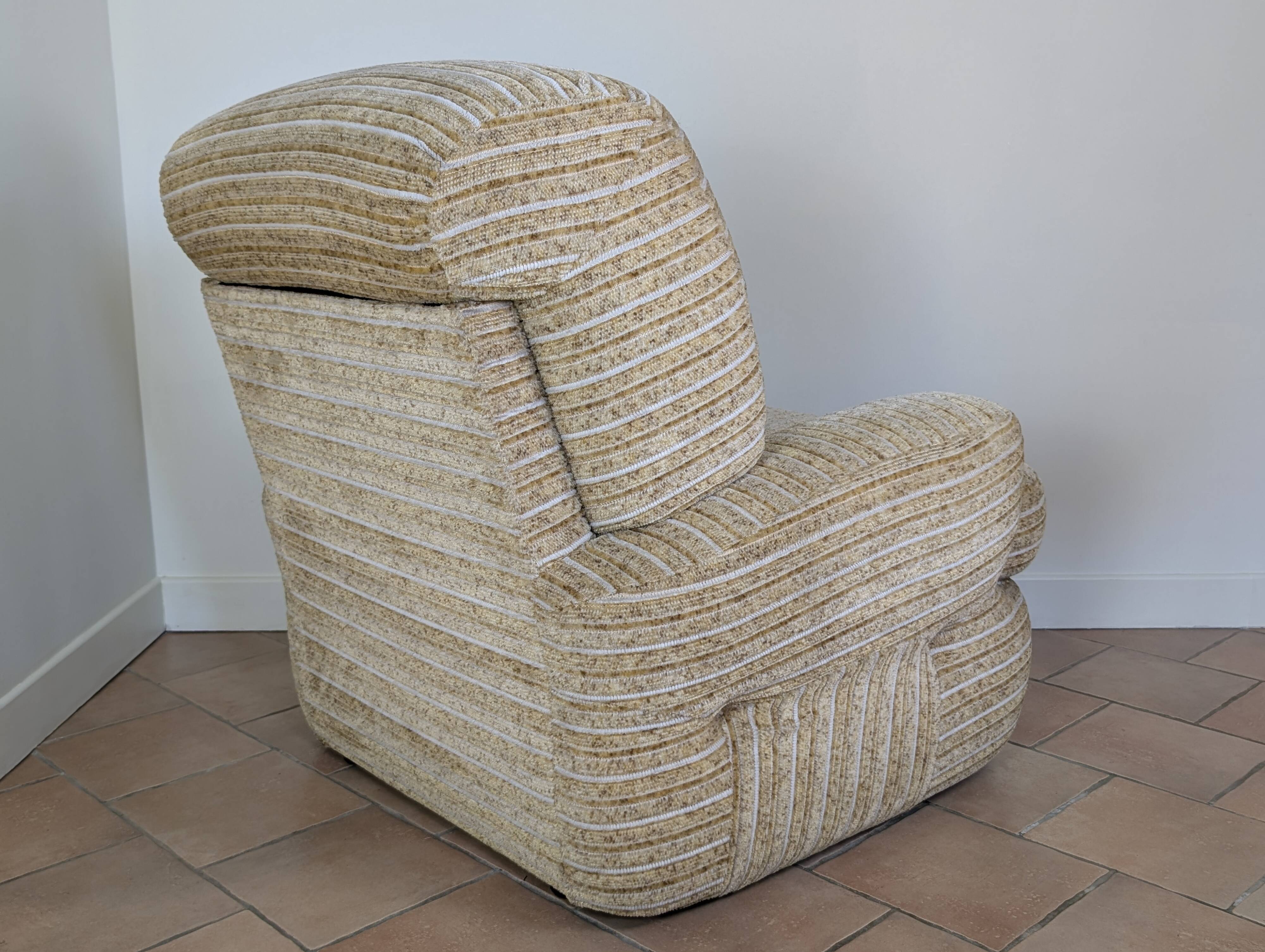 Pair of Italian armchairs from the 1970s.